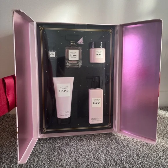 Victoria's Secret Tease Gift Box - Picture 2 of 5